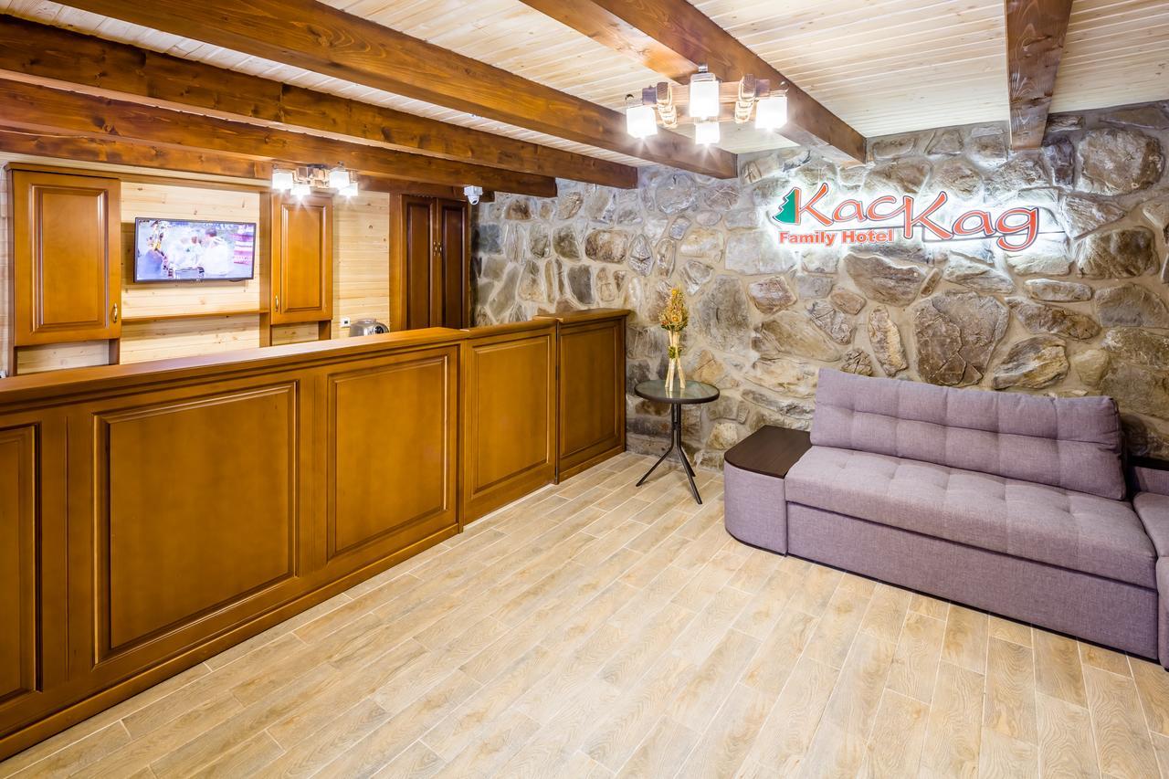 Family Hotel Kaskad Bukovel Exteriör bild