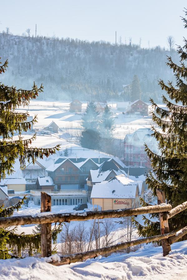 Family Hotel Kaskad Bukovel Exteriör bild