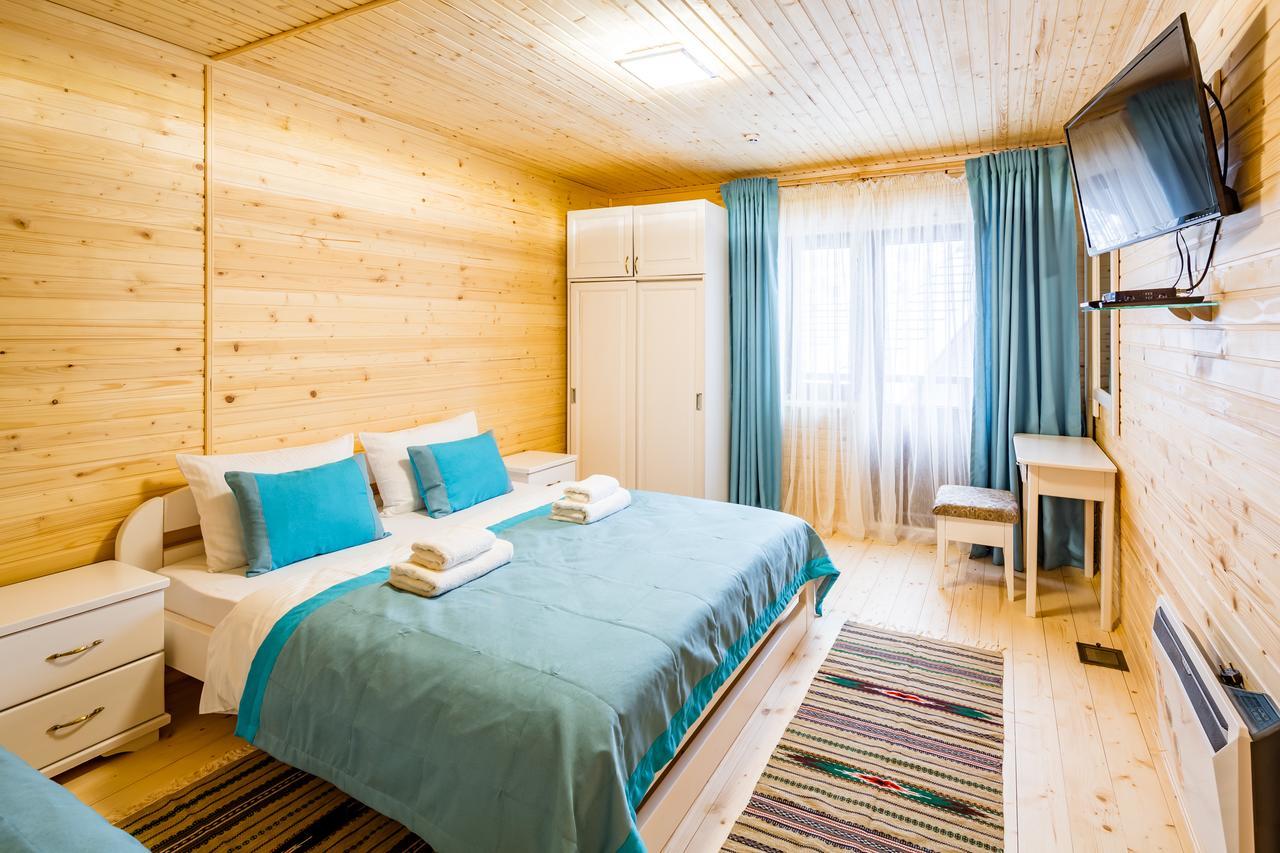 Family Hotel Kaskad Bukovel Exteriör bild