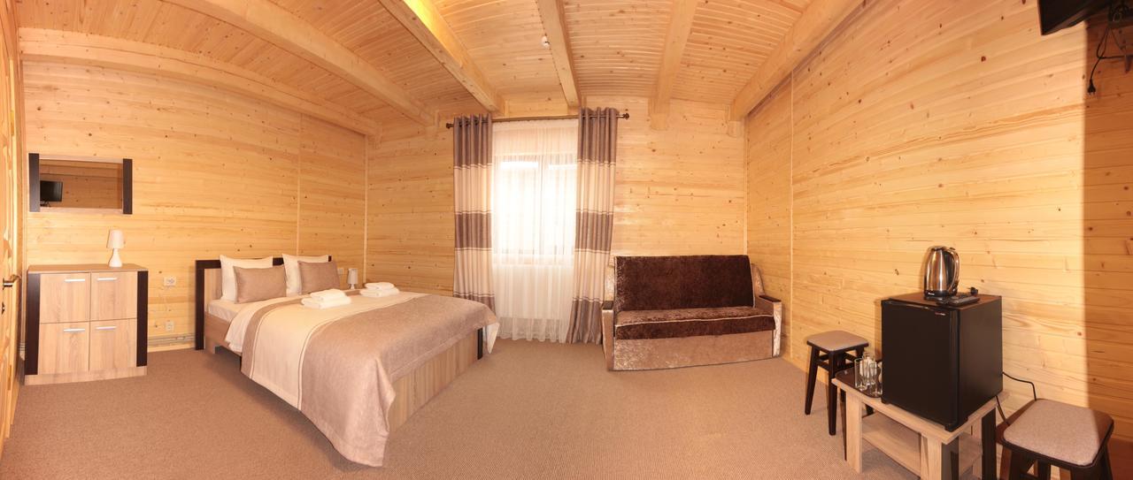 Family Hotel Kaskad Bukovel Exteriör bild
