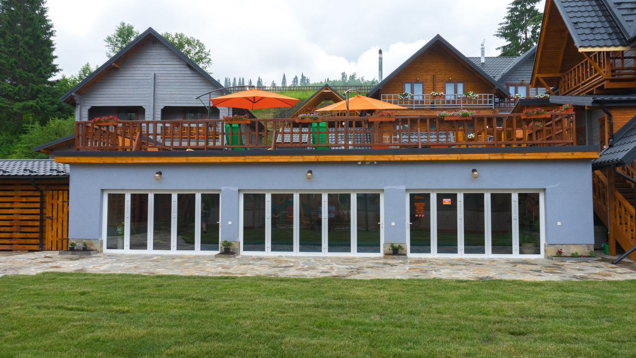Family Hotel Kaskad Bukovel Exteriör bild