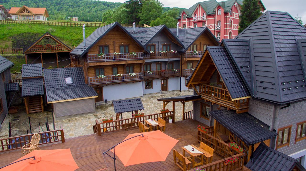 Family Hotel Kaskad Bukovel Exteriör bild