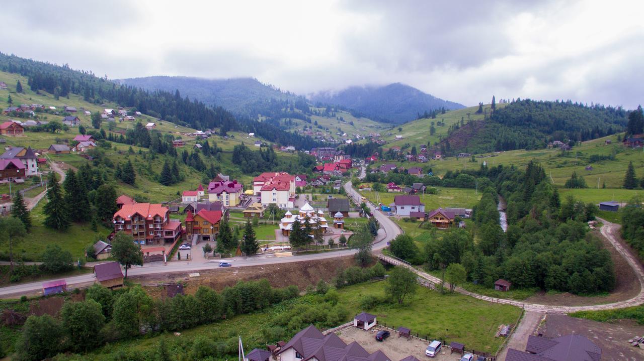 Family Hotel Kaskad Bukovel Exteriör bild
